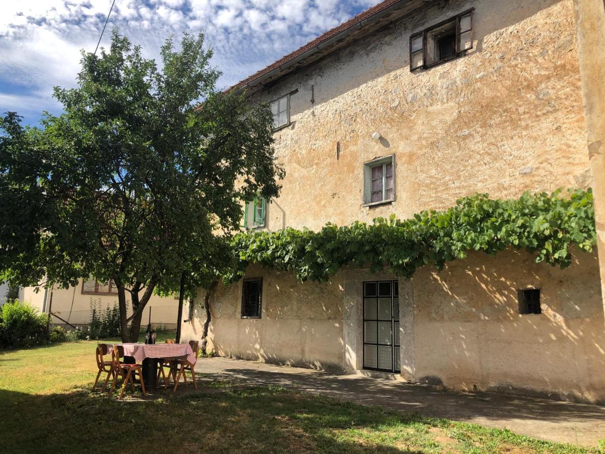 Cultural Monument House Vecchia Villa โอโทชาส ภายนอก รูปภาพ