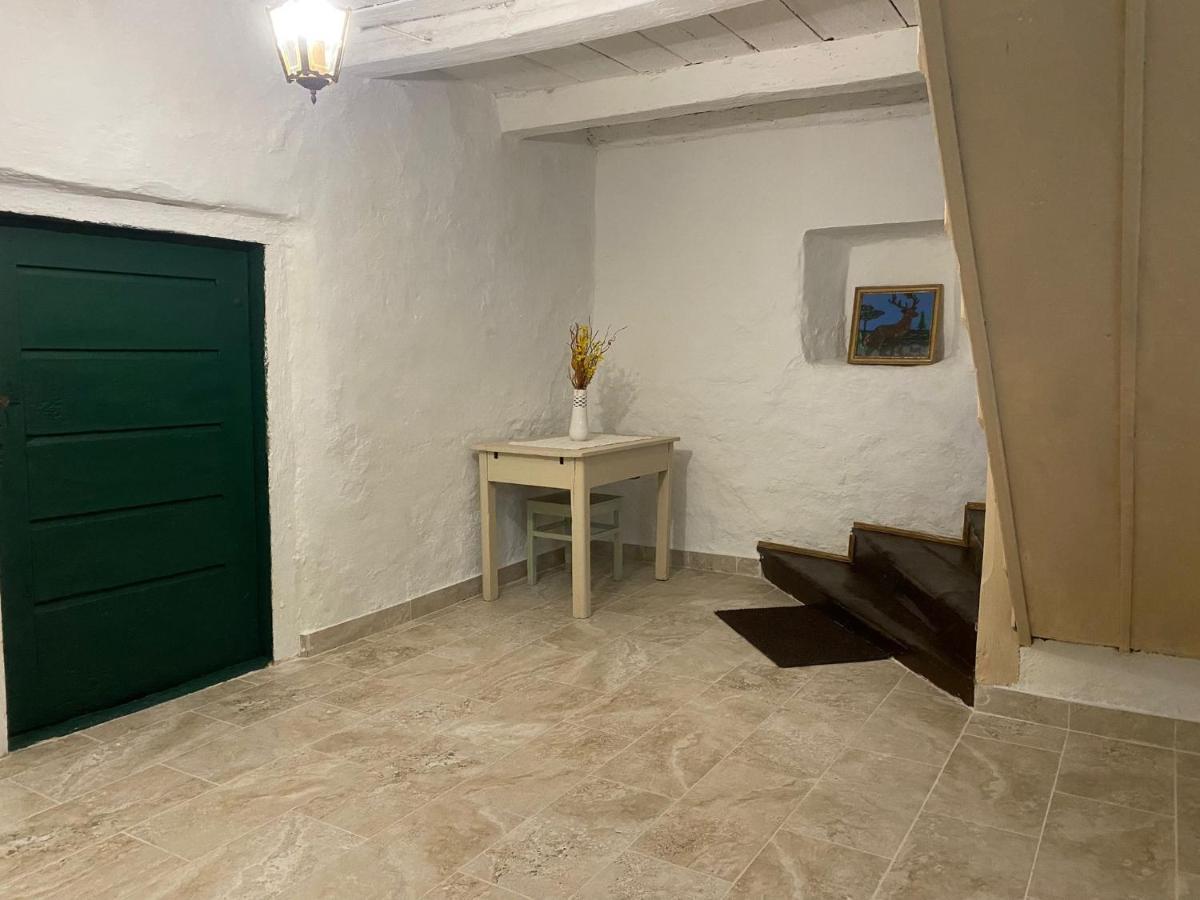 Cultural Monument House Vecchia Villa โอโทชาส ภายนอก รูปภาพ